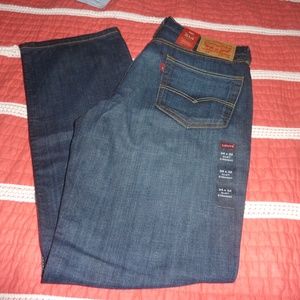 Men's Levis Jeans Size 34/32 NWT